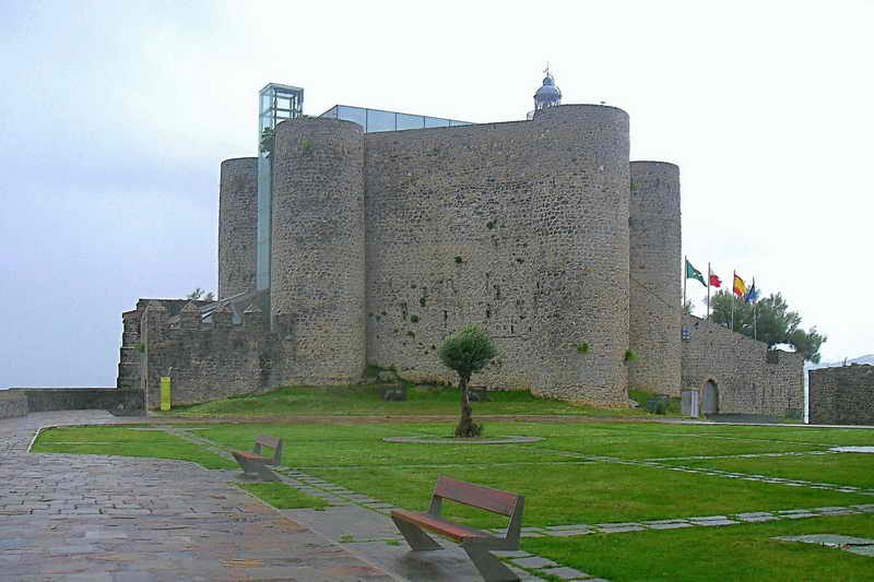 Castro Urdiales con perro
