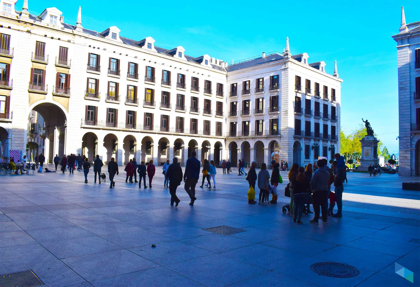 plaza porticada
