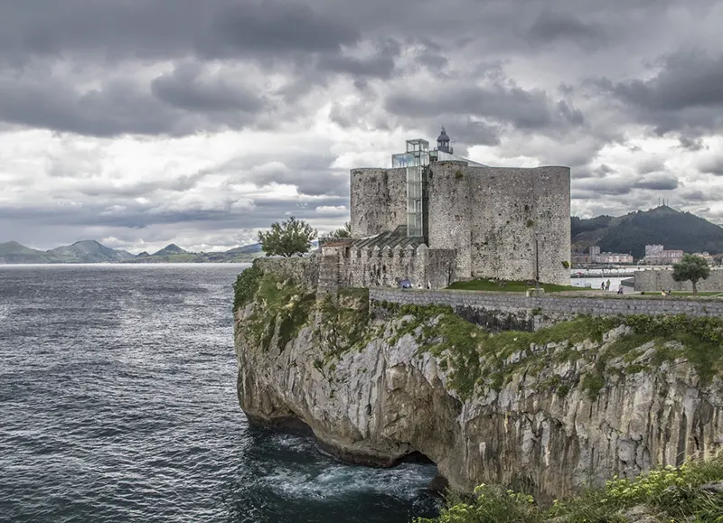 Qué hacer en Castro Urdiales de noche